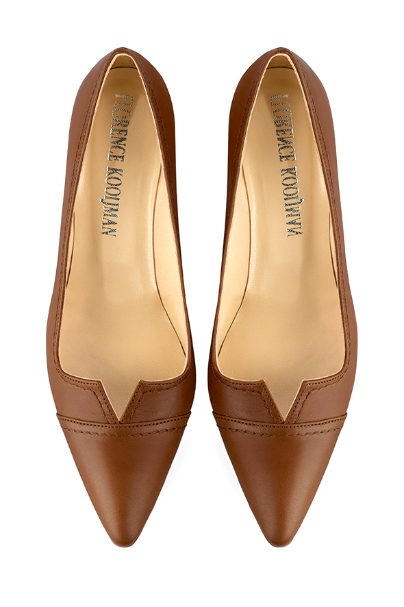 Caramel brown women's dress pumps,with a square neckline. Tapered toe. Medium comma heels. Top view - Florence KOOIJMAN